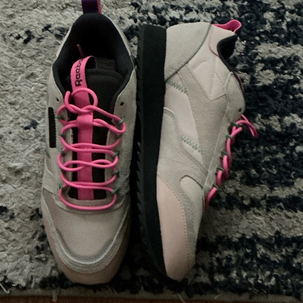 Reebok Women's Cream and Pink Sneakers